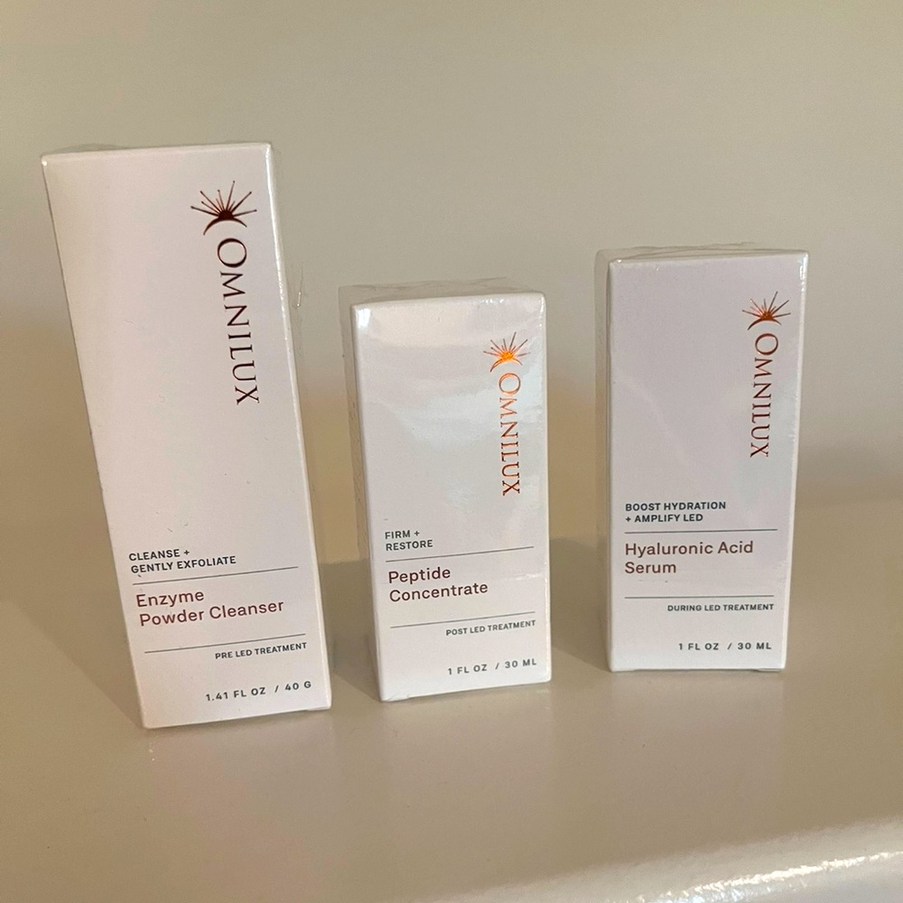 Omnilux LED Essentials Bundle brand new